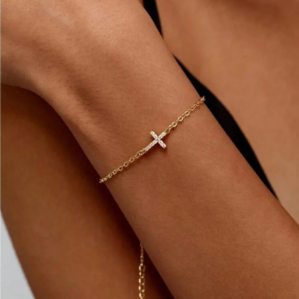 Cross bracelet N745